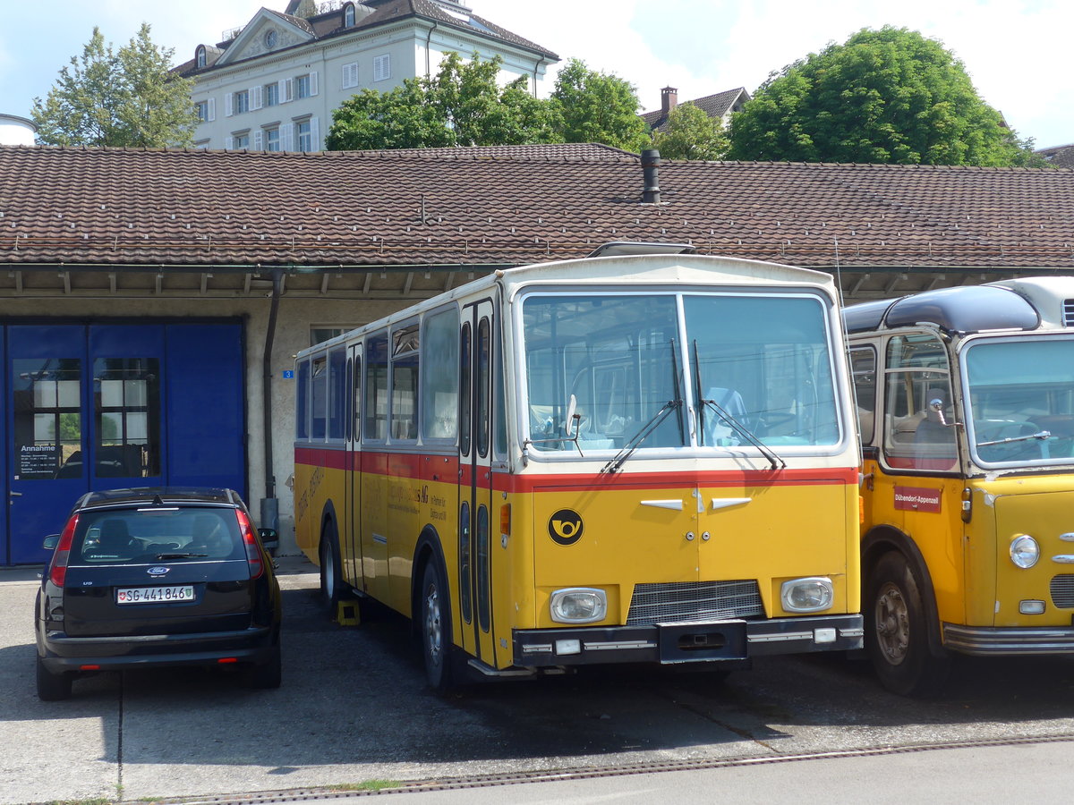 (194'544) - Oldie-Tours Zrisee, Wollerau - Saurer/Hess (ex Wohlgemuth, Hochwald) am 7. Juli 2018 in Uznach, Garage