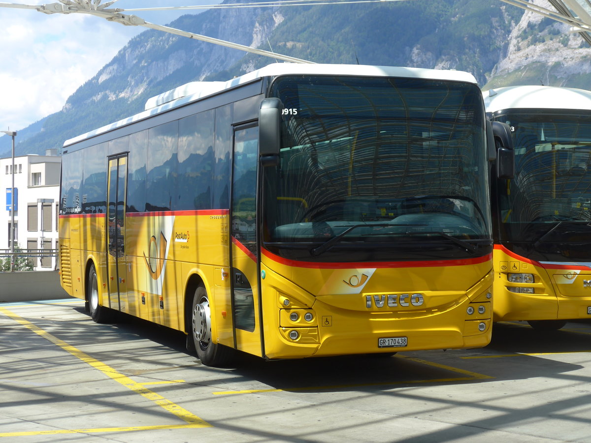 (194'841) - PostAuto Graubnden - GR 170'438 - Iveco am 15. Juli 2018 in Chur, Postautostation