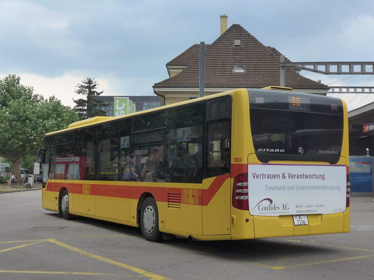 (195'156) - BLT Oberwil - Nr. 80/BL 7136 - Mercedes am 23. Juli 2018 beim Bahnhof Muttenz