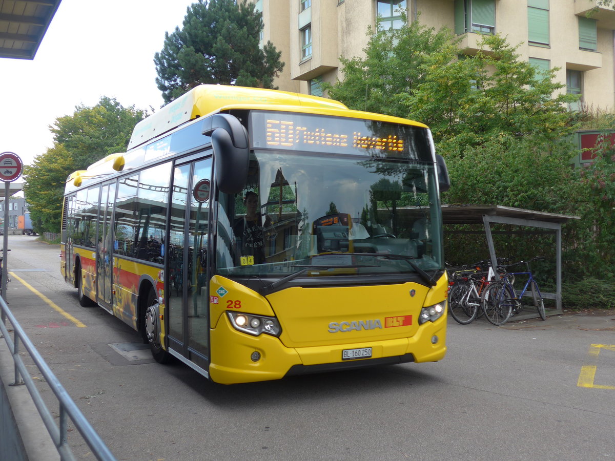 (195'169) - BLT Oberwil - Nr. 28/BL 160'250 - Scania am 23. Juli 2018 beim Bahnhof Muttenz