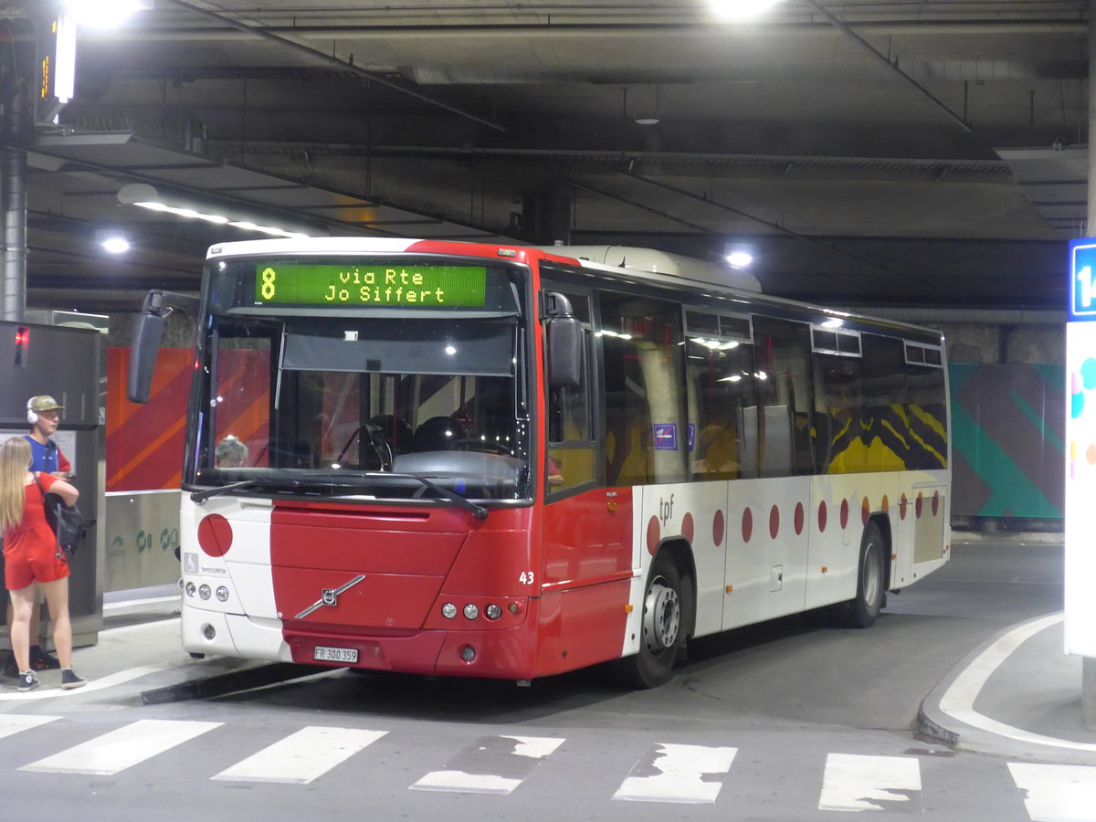 (195'327) - TPF Fribourg - Nr. 43/FR 300'359 - Volvo am 31. Juli 2018 in Fribourg, Busbahnhof