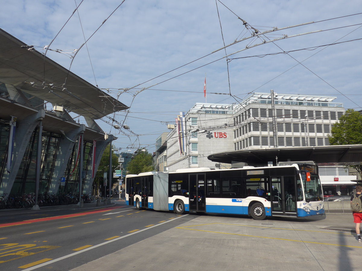 (195'372) - VBL Luzern - Nr. 181/LU 241'062 - Mercedes am 1. August 2018 beim Bahnhof Luzern