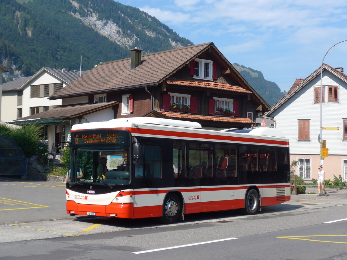 (195'389) - AAGS Schwyz - Nr. 6/SZ 5006 - Scania/Hess am 1. August 2018 in Muotathal, Post
