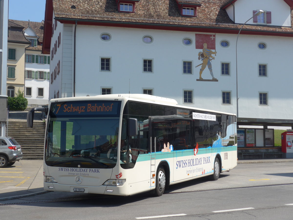 (195'417) - AAGS Schwyz - Nr. 13/SZ 5813 - Mercedes am 1. August 2018 in Schwyz, Post