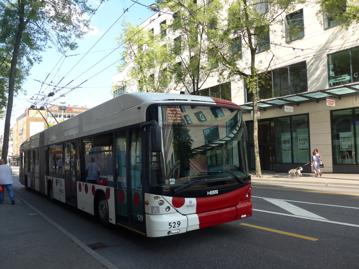 (195'640) - TPF Fribourg - Nr. 529 - Hess/Hess Gelenktrolleybus am 5. August 2018 beim Bahnhof Fribourg