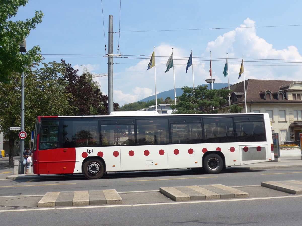 (195'690) - TPF Fribourg - Nr. 63/FR 300'299 - Volvo am 6. August 2018 beim Bahnhof Vevey