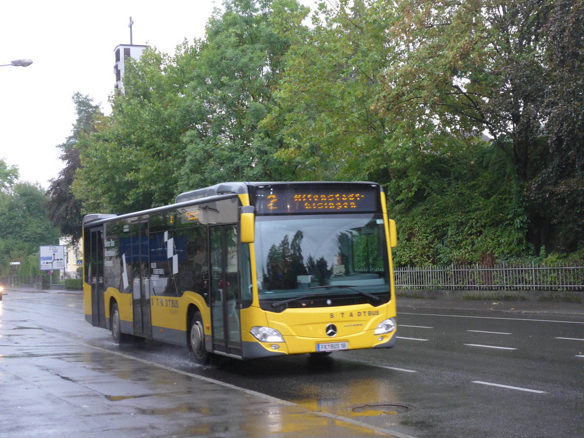 (196'295) - Stadtbus, Feldkirch - FK BUS 18 - Mercedes am 1. September 2018 in Feldkirch, Bahnhofstrasse