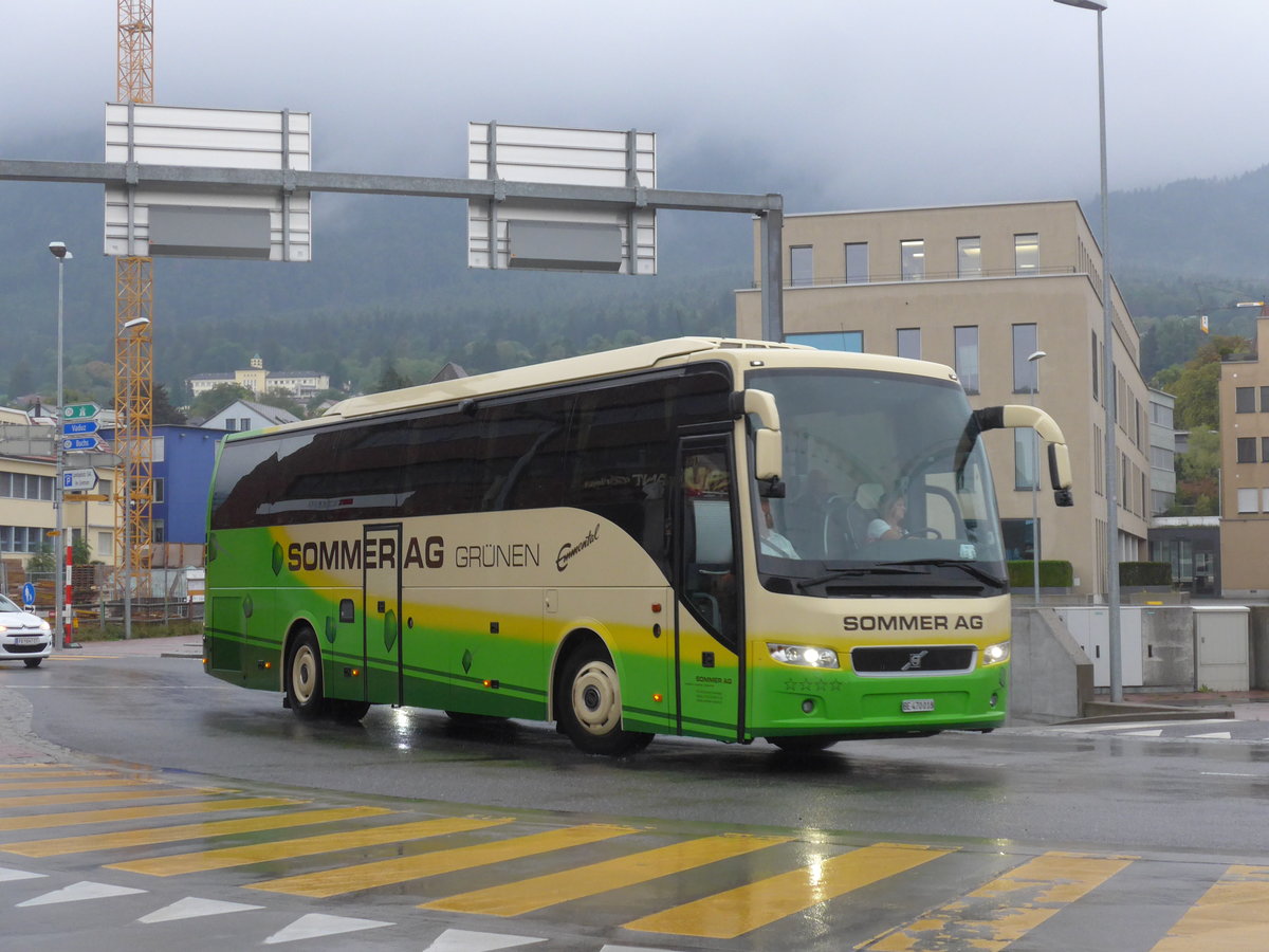 (196'303) - Aus der Schweiz: Sommer, Grnen - BE 470'018 - Volvo am 1. September 2018 beim Bahnhof Schaan