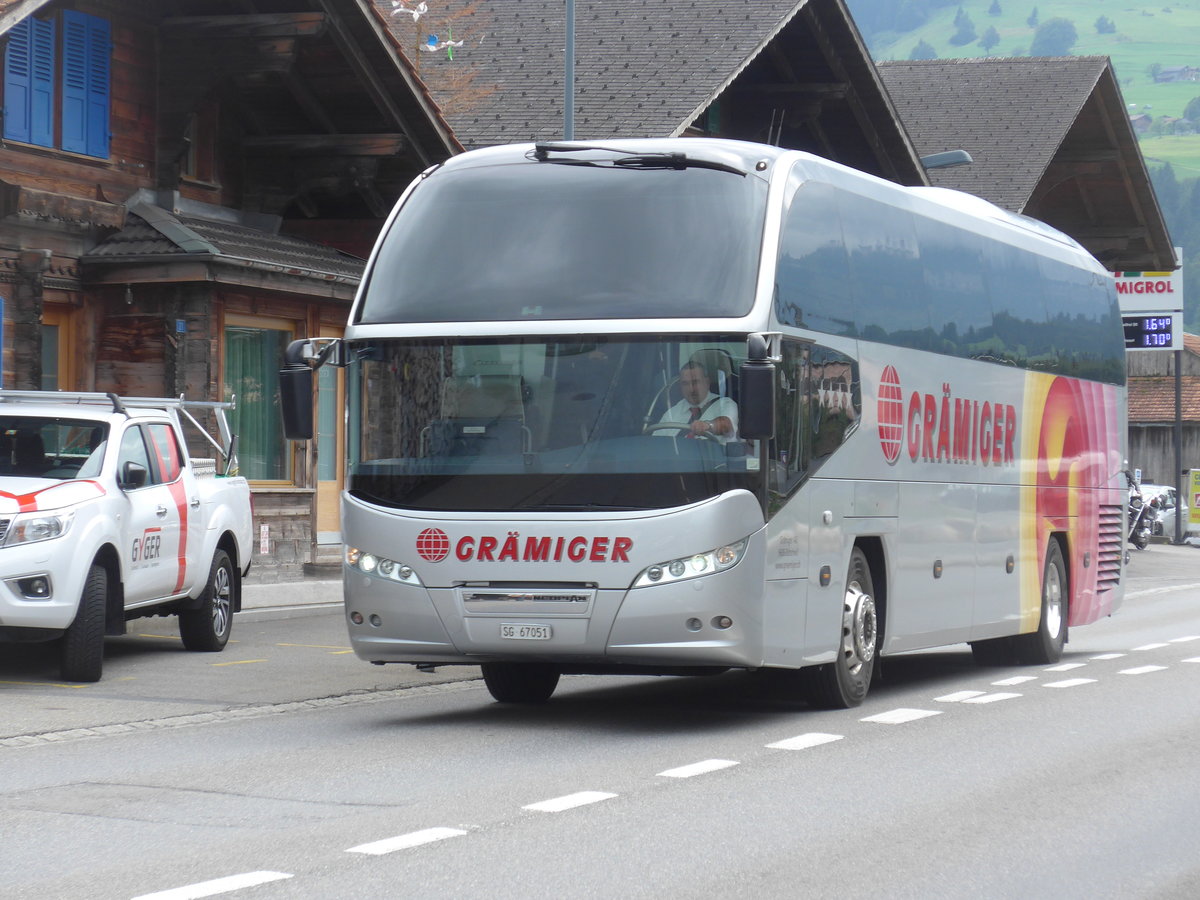 (196'455) - Grmiger, Btschwil - SG 67'051 - Neoplan am 2. September 2018 beim Bahnhof Reichenbach