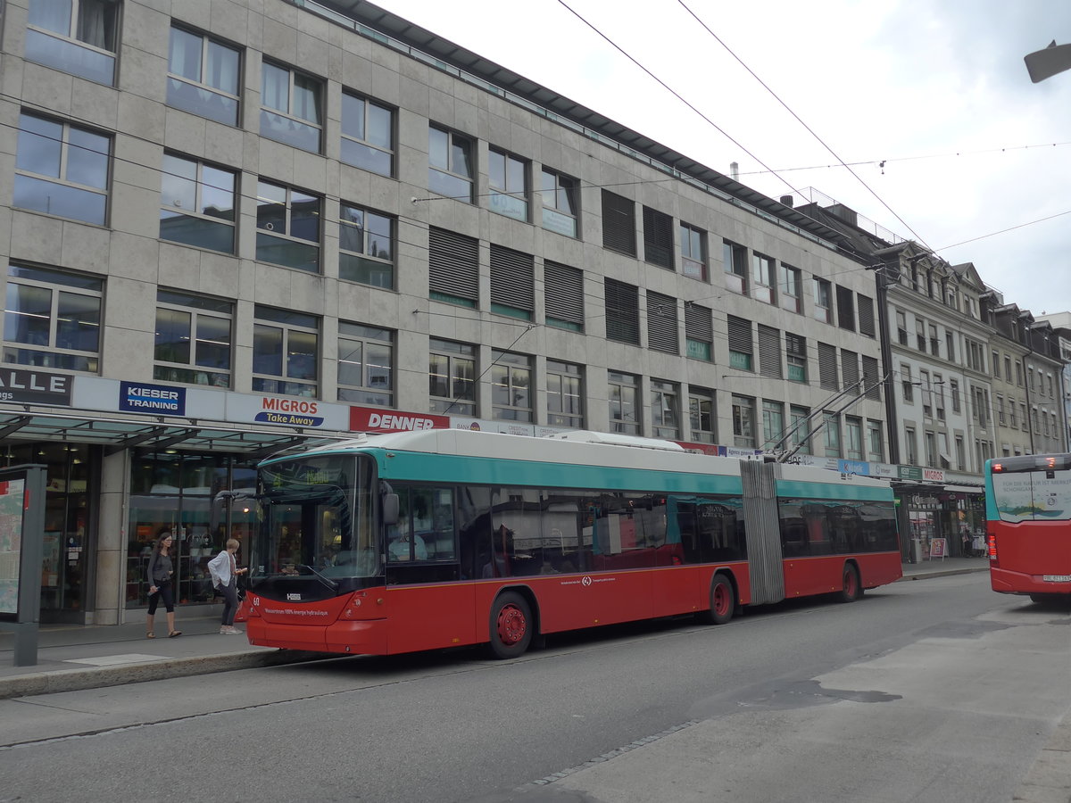 (196'521) - VB Biel - Nr. 60 - Hess/Hess Gelenktrolleybus am 3. September 2018 in Biel, Guisanplatz