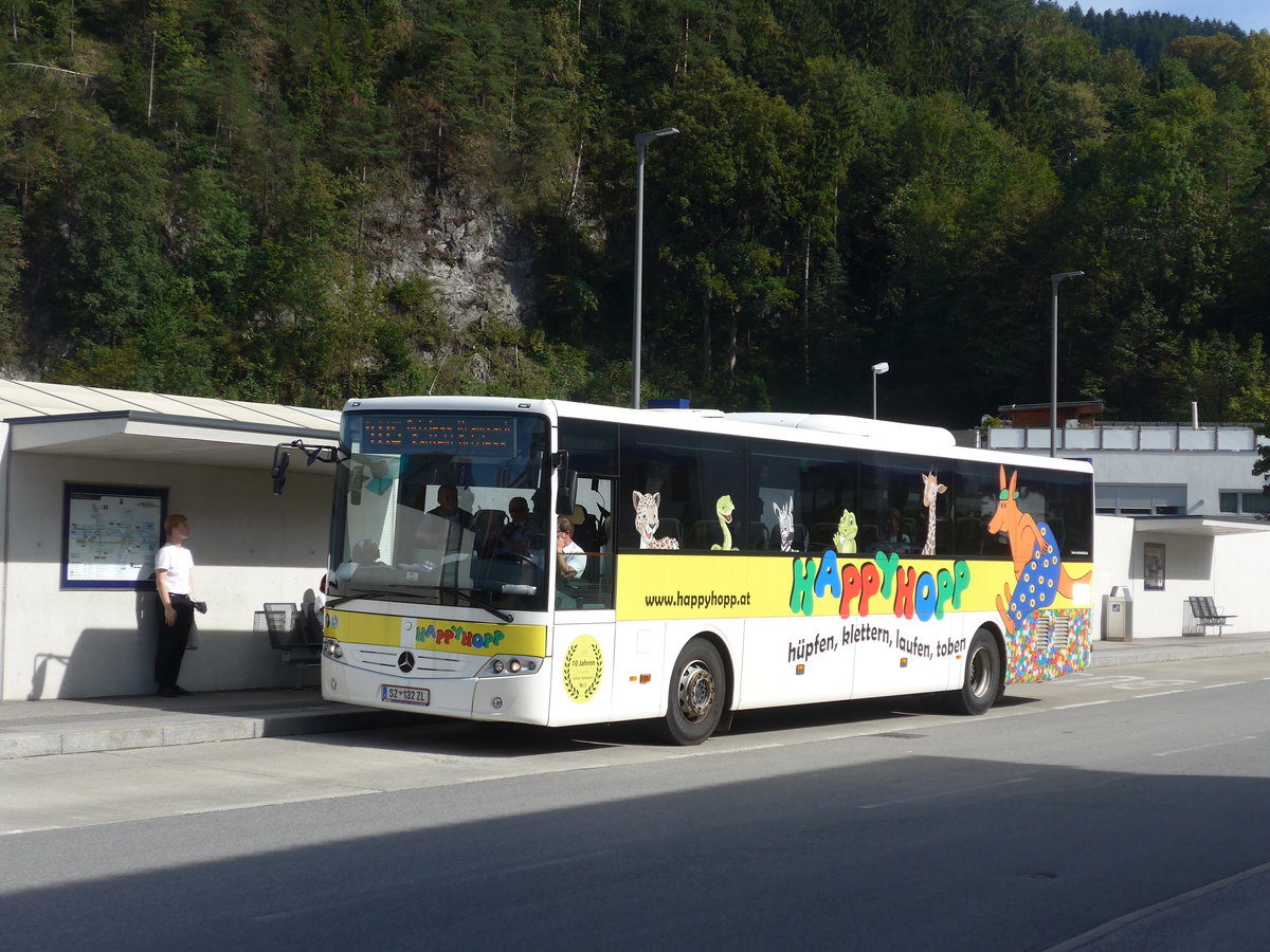 (196'819) - Ledermair, Schwaz - SZ 132 ZL - Mercedes am 11. September 2018 beim Bahnhof Brixlegg