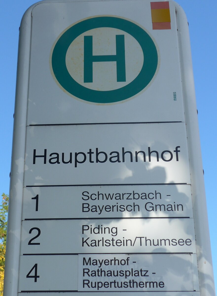 (196'970) - SW-Haltestellenschild - Bad Reichenhall, Bahnhof - am 12. September 2018