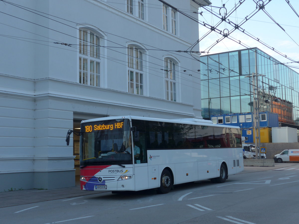 (197'015) - PostBus - BD 14'518 - Mercedes am 13. September 2018 beim Bahnhof Salzburg