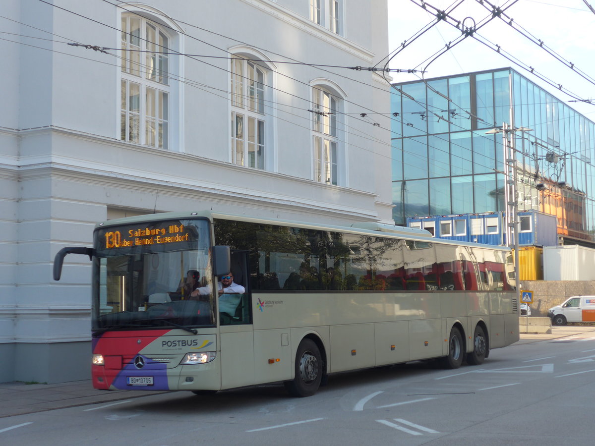 (197'035) - PostBus - BD 13'705 - Mercedes am 13. September 2018 beim Bahnhof Salzburg
