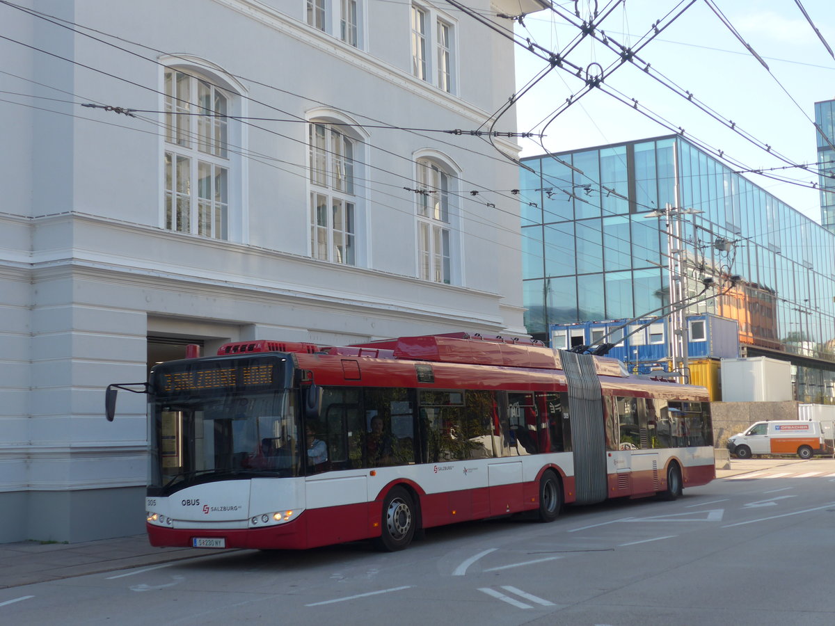(197'050) - OBUS Salzburg - Nr. 305/S 230 NY - Solaris Gelenktrolleybus am 13. September 2018 beim Bahnhof Salzburg