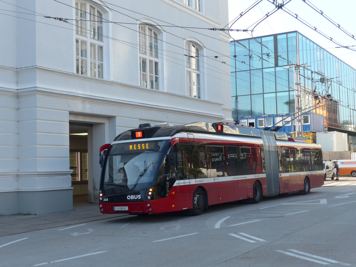 (197'055) - OBUS Salzburg - Nr. 368/S 386 UF - Solaris Gelenktrolleybus am 13. September 2018 beim Bahnhof Salzburg