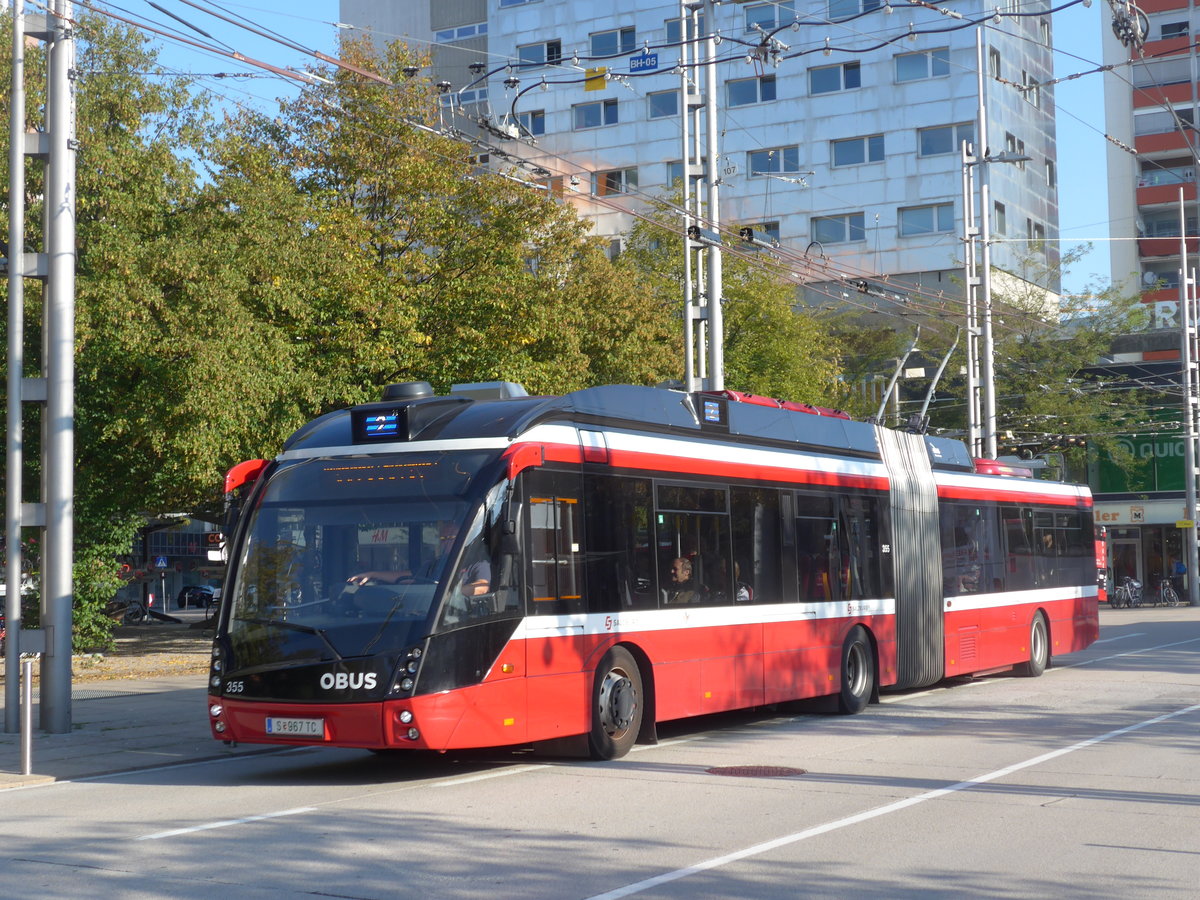 (197'082) - OBUS Salzburg - Nr. 355/S 967 TC - Solaris Gelenktrolleybus am 13. September 2018 beim Bahnhof Salzburg