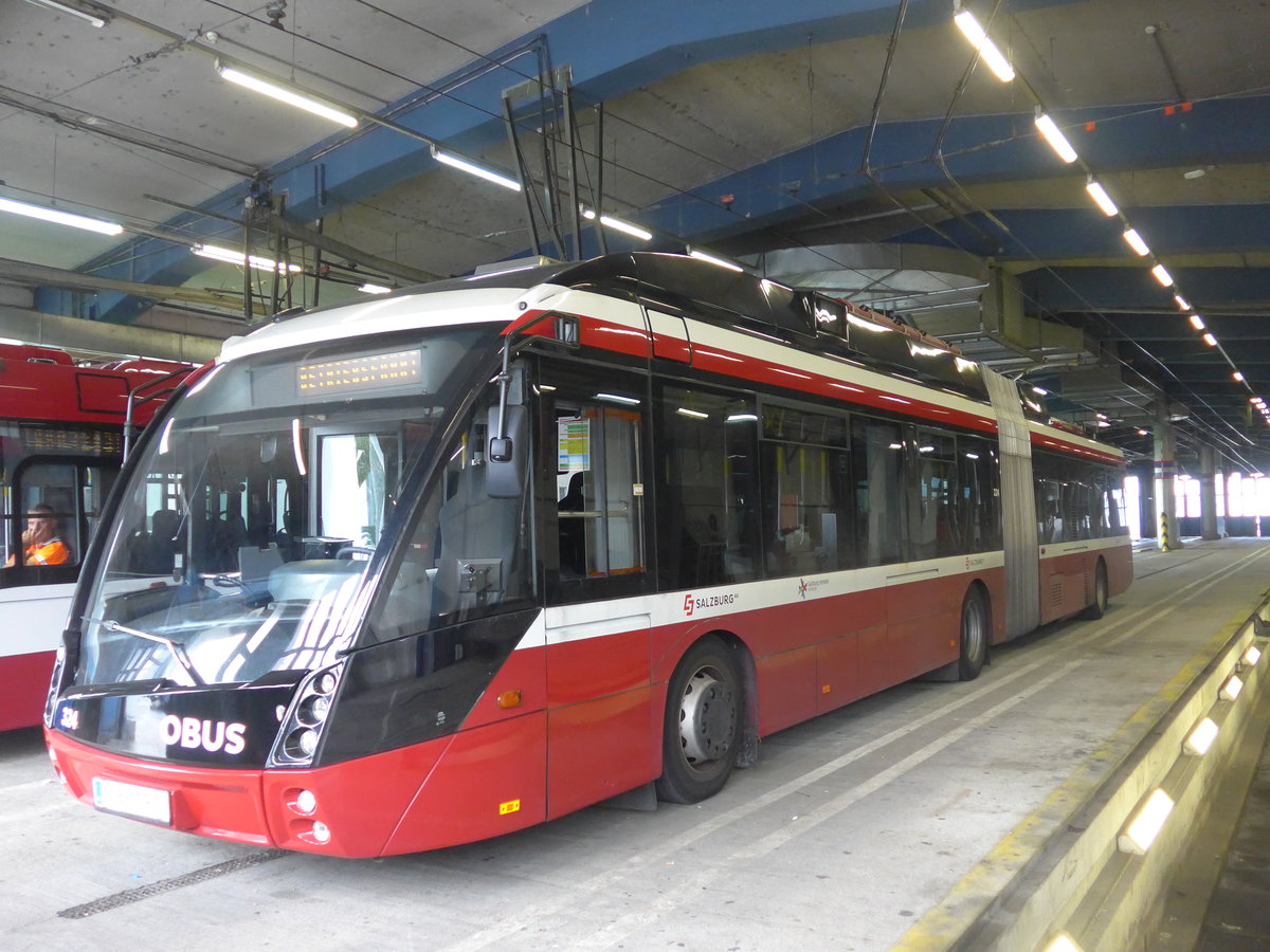 (197'135) - OBUS Salzburg - Nr. 324/S 815 PZ - Solaris Gelenktrolleybus am 13. September 2018 in Salzburg, Betriebshof