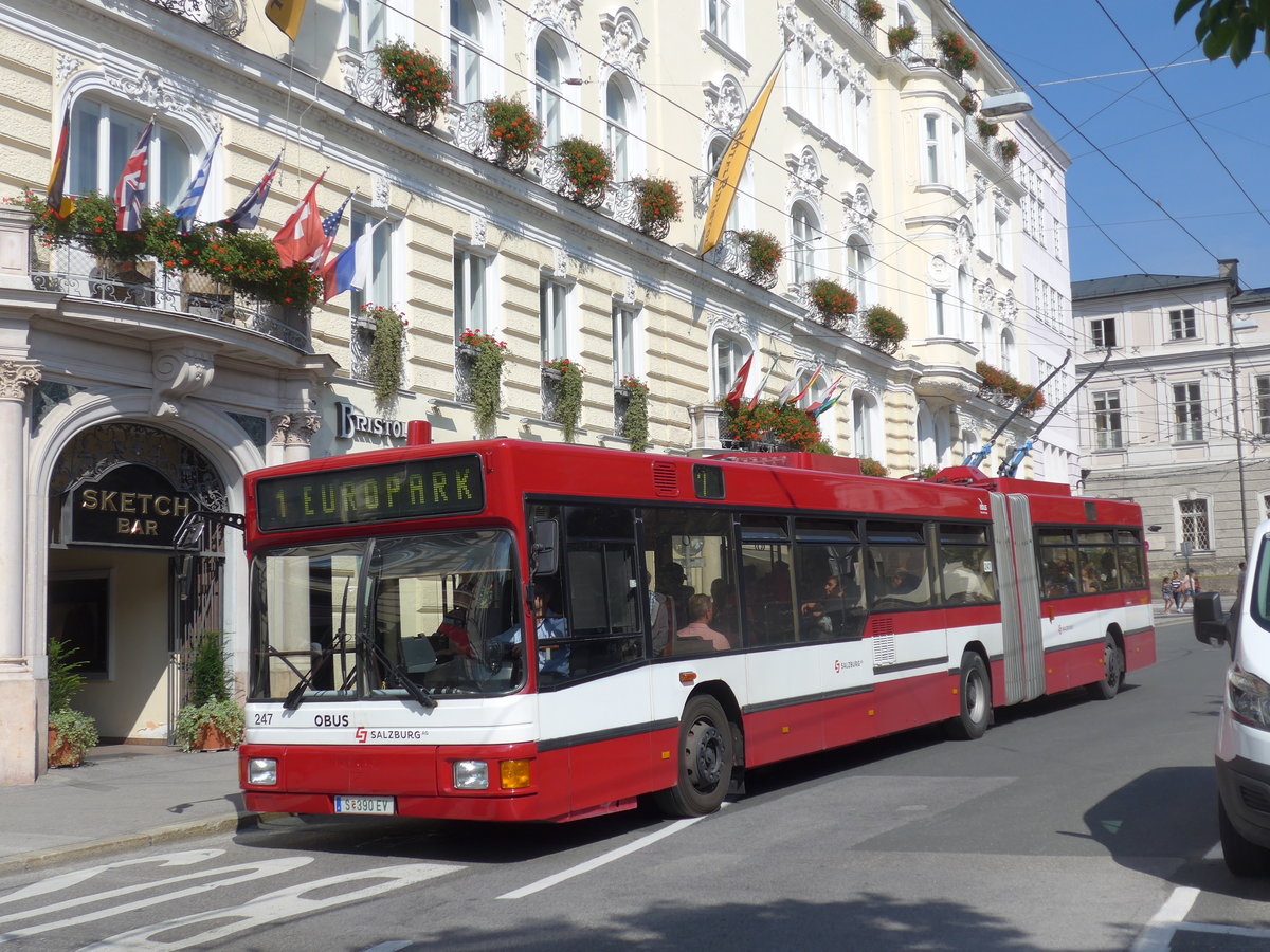 (197'227) - OBUS Salzburg - Nr. 247/S 390 EV - Grf&Stift Gelenktrolleybus (ex Nr. 9767) am 13. September 2018 in Salzburg, Makartplatz