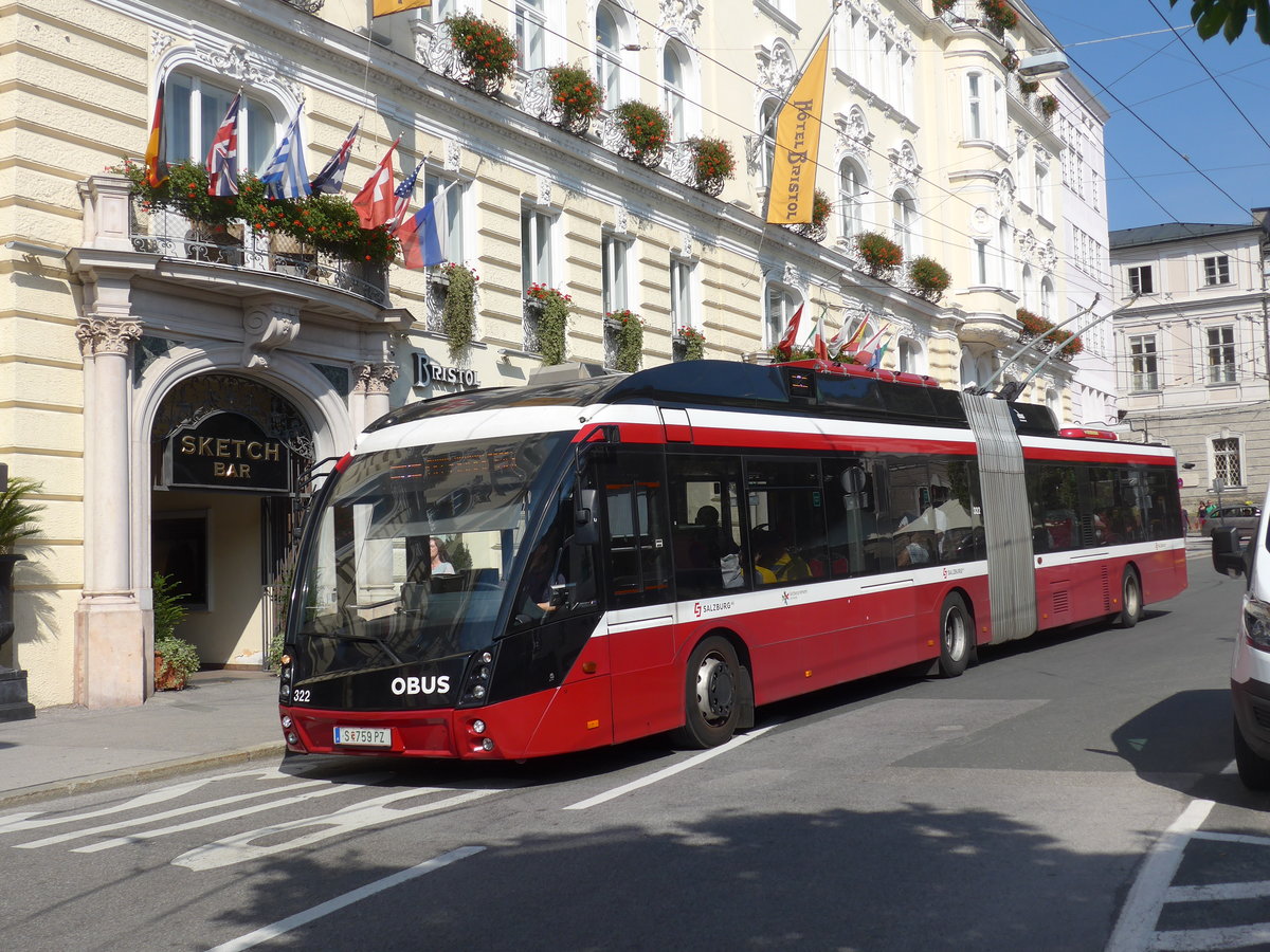 (197'229) - OBUS Salzburg - Nr. 322/S 759 PZ - Solaris Gelenktrolleybus am 13. September 2018 in Salzburg, Makartplatz
