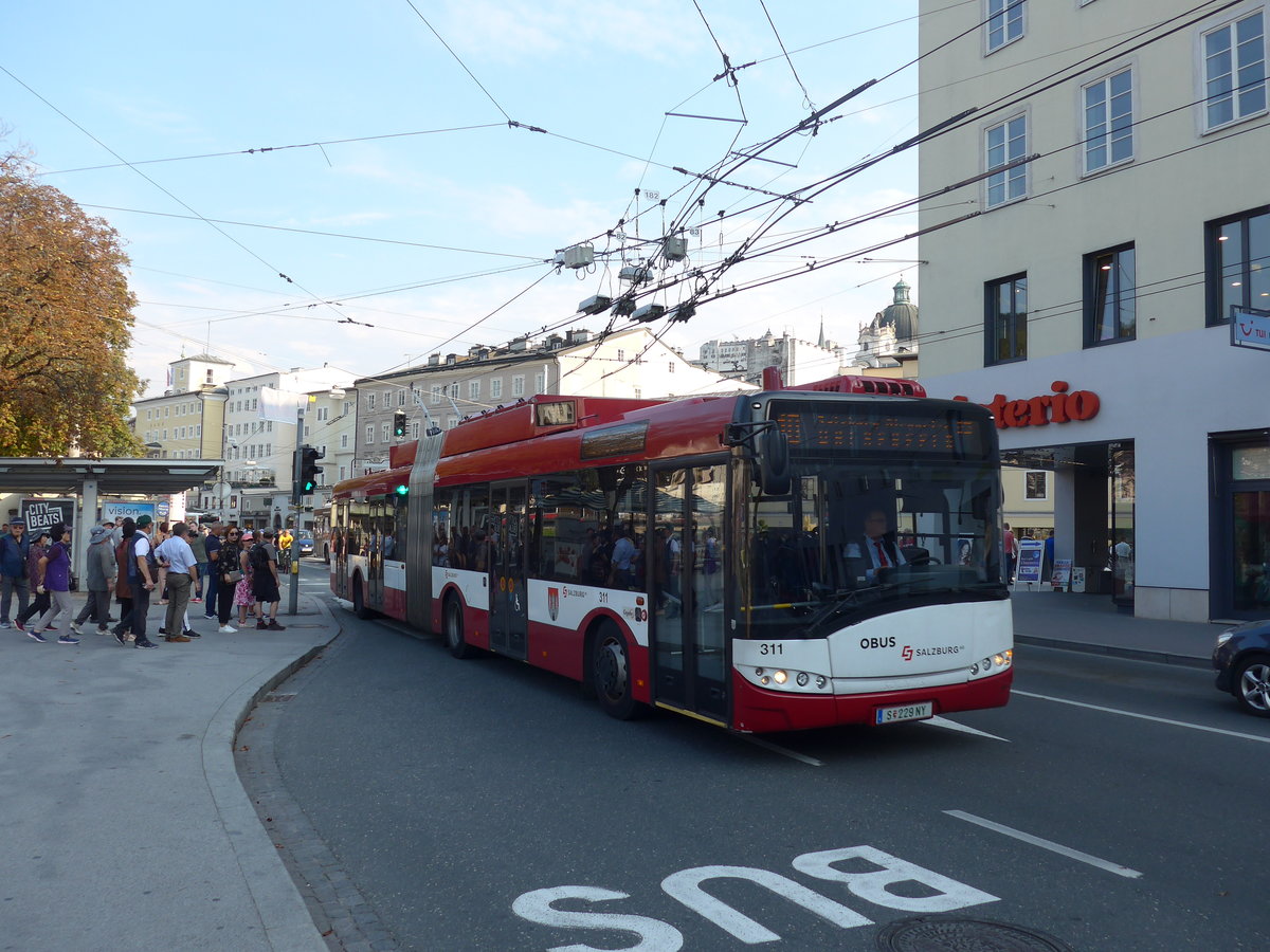 (197'341) - OBUS Salzburg - Nr. 311/S 229 NY - Solaris Gelenktrolleybus am 13. September 2018 in Salzburg, Hanuschplatz