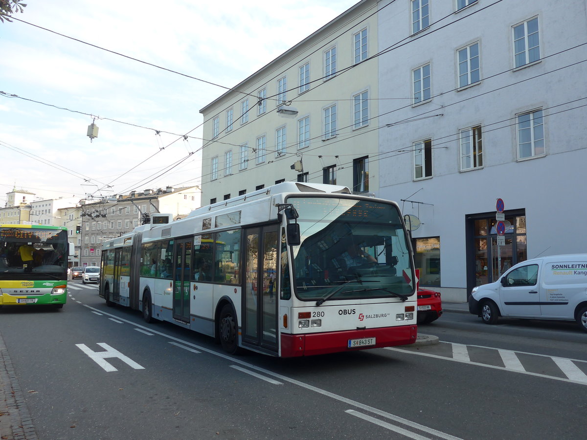 (197'356) - OBUS Salzburg - Nr. 280/S 843 ST - Van Hool Gelenktrolleybus (ex Nr. 0380) am 13. September 2018 in Salzburg, Hanuschplatz