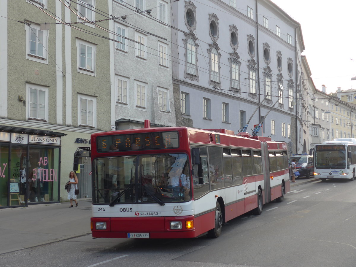 (197'391) - OBUS Salzburg - Nr. 245/S 804 EP - Grf&Stift Gelenktrolleybus (ex Nr. 9765) am 13. September 2018 in Salzburg, Rathaus
