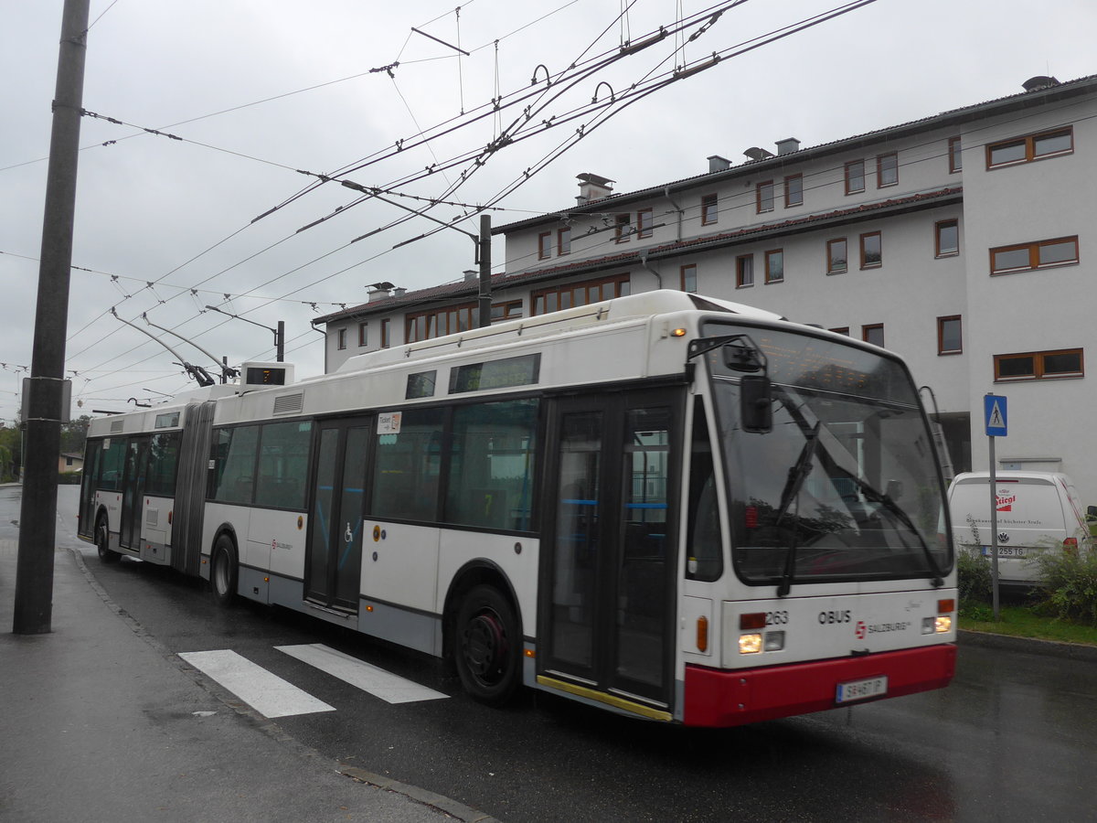 (197'437) - OBUS Salzburg - Nr. 263/S 467 IP - Van Hool Gelenktrolleybus (ex Nr. 0263) am 14. September 2018 beim Bahnhof Salzburg Sd