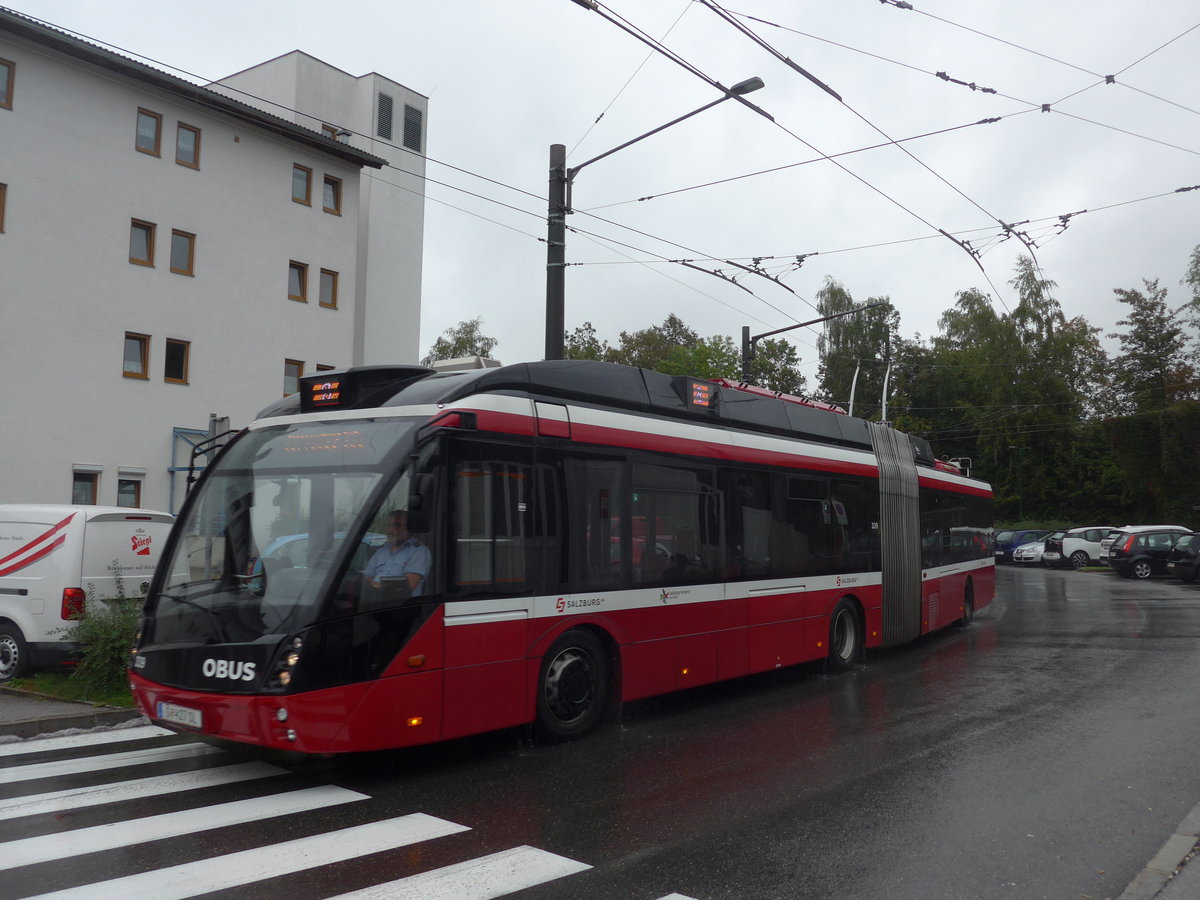 (197'440) - OBUS Salzburg - Nr. 339/S 427 SL - Solaris Gelenktrolleybus am 14. September 2018 beim Bahnhof Salzburg Sd