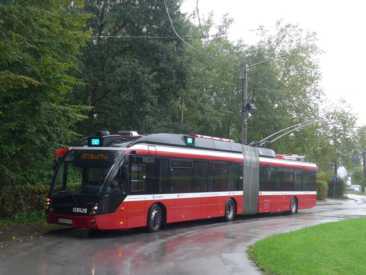 (197'466) - OBUS Salzburg - Nr. 351/S 870 TB - Solaris Gelenktrolleybus am 14. September 2018 in Salzburg, Salzachsee