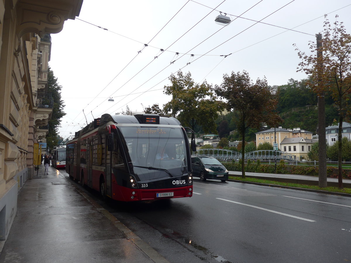 (197'490) - OBUS Salzburg - Nr. 333/S 898 SJ - Solaris Gelenktrolleybus am 14. September 2018 in Salzburg, Mozartsteg