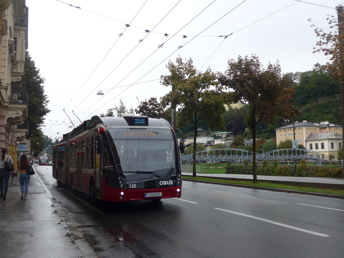 (197'492) - OBUS Salzburg - Nr. 332/S 820 RT - Solaris Gelenktrolleybus am 14. September 2018 in Salzburg, Mozartsteg