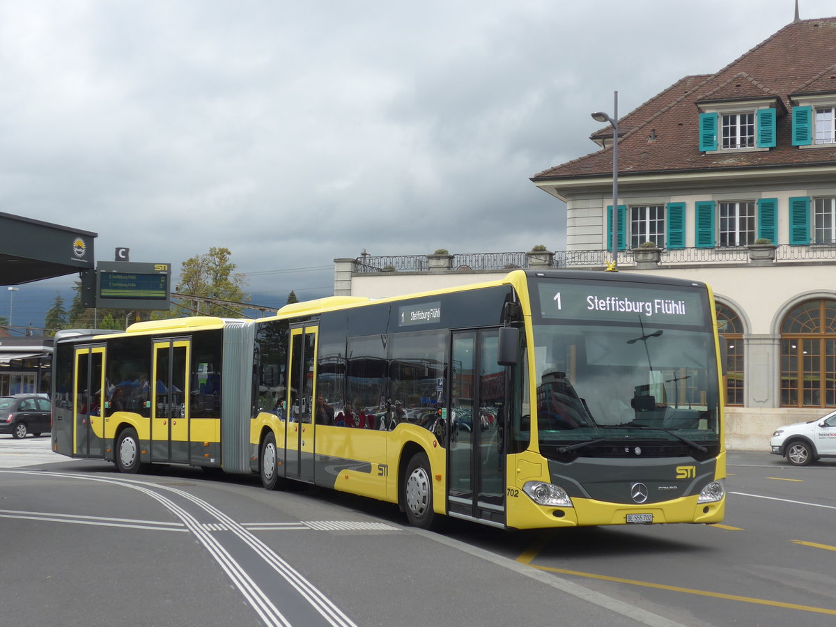 (197'957) - STI Thun - Nr. 702/BE 555'702 - Mercedes am 24. September 2018 beim Bahnhof Thun