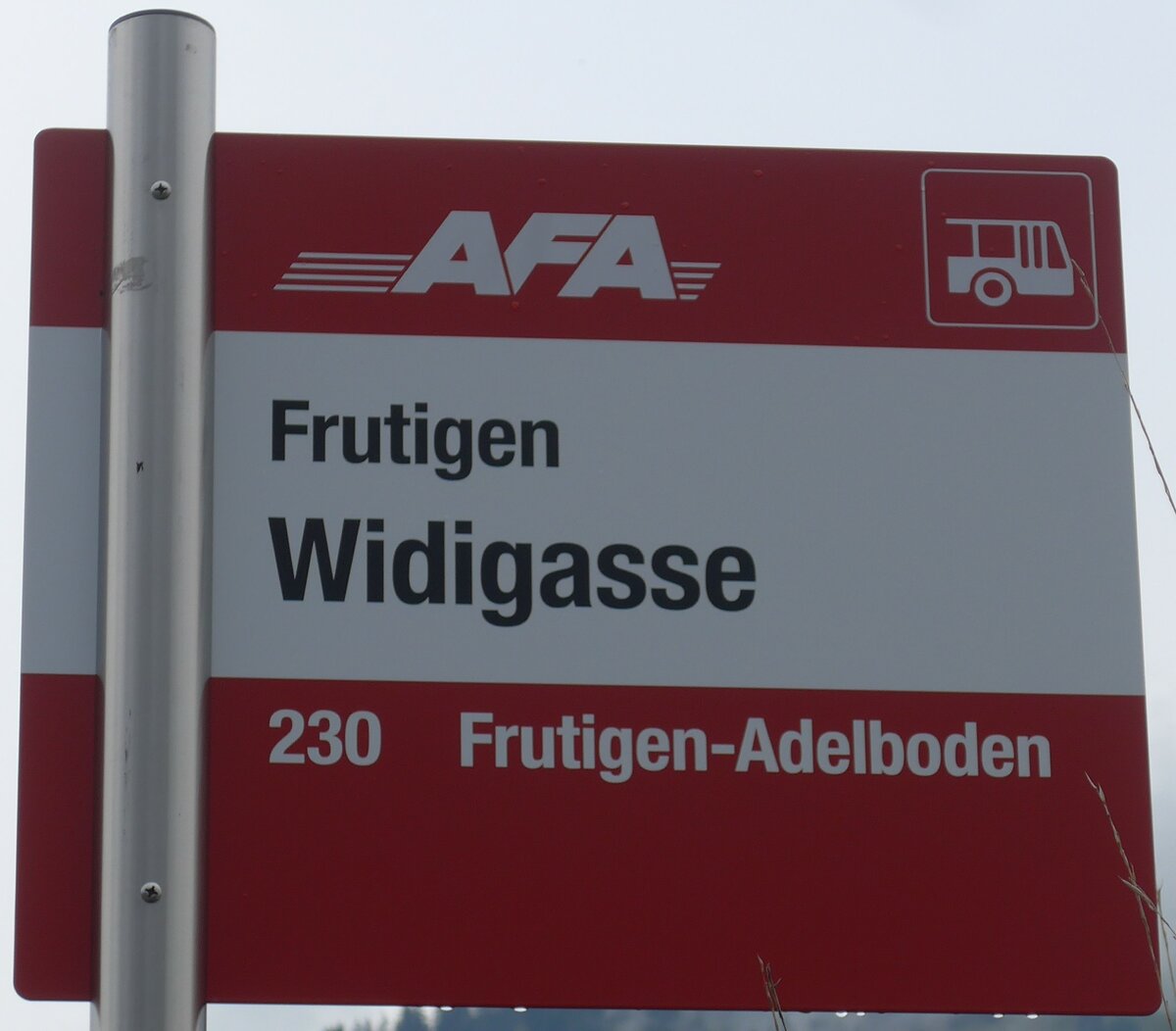 (198'074) - AFA-Haltestellenschild - Frutigen, Widigasse - am 1. Oktober 2018