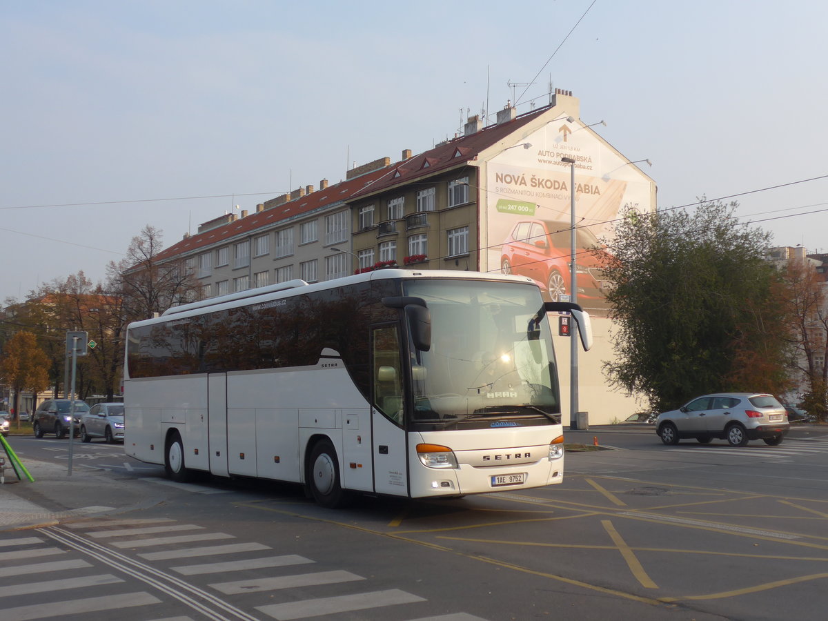 (198'489) - Comvia BUS, Praha - 1AE 9752 - Setra am 19. Oktober 2018 in Praha, Dejvick