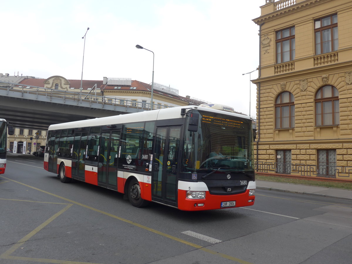 (198'601) - DPP Praha - Nr. 3680/2AR 2904 - SOR am 19. Oktober 2018 in Praha, Florenc