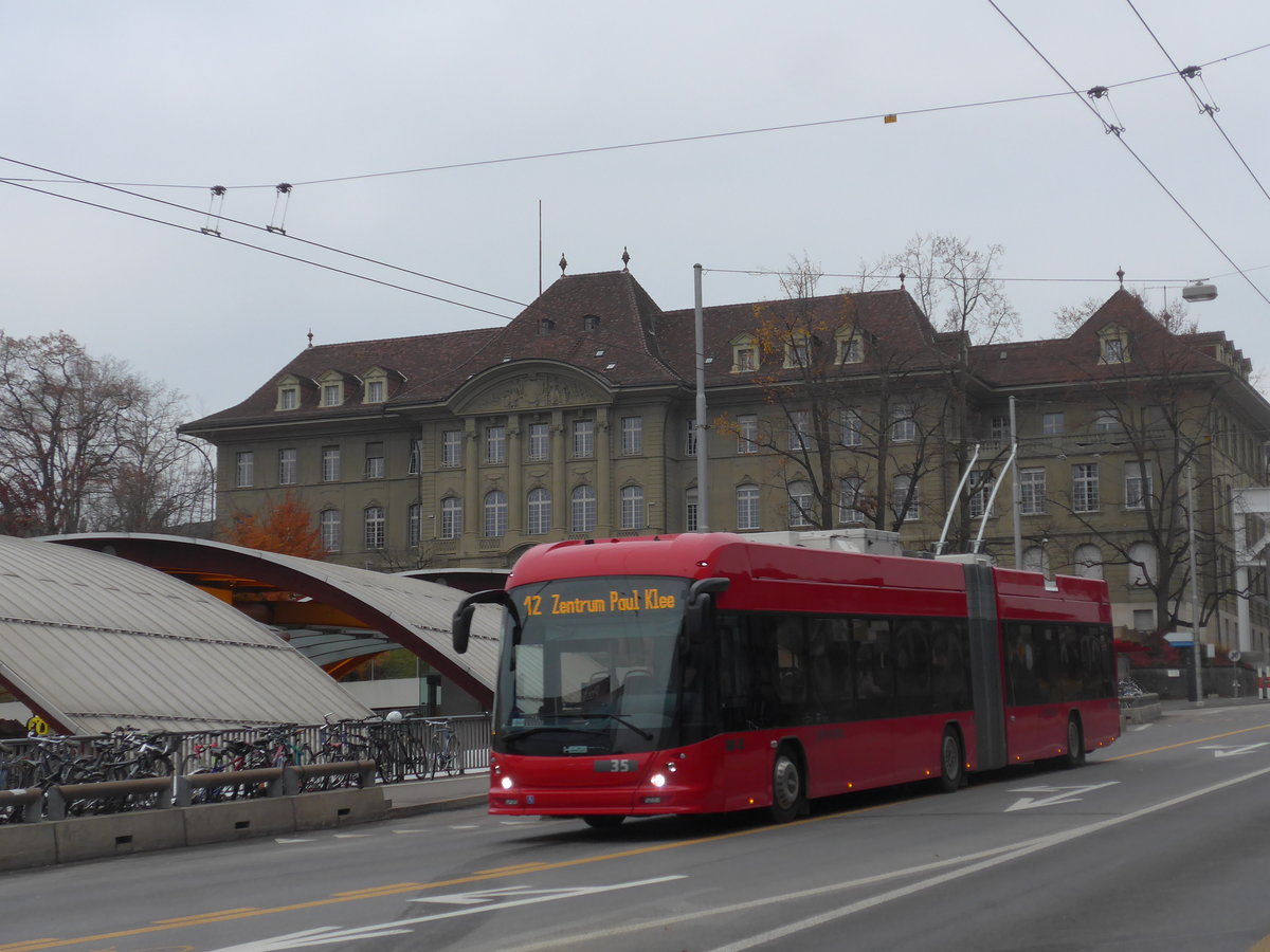 (199'310) - Bernmobil, Bern - Nr. 35 - Hess/Hess Gelenktrolleybus am 18. November 2018 in Bern, Schanzenstrasse