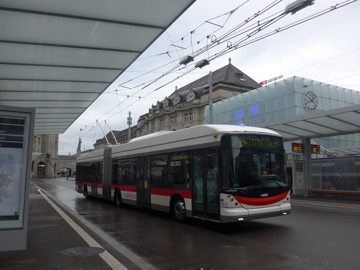 (199'507) - St. Gallerbus, St. Gallen - Nr. 185 - Hess/Hess Gelenktrolleybus am 24. November 2018 beim Bahnhof St. Gallen