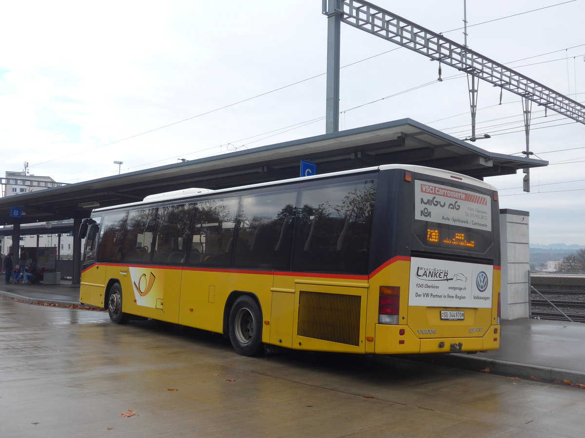 (199'527) - Schmidt, Oberbren - SG 344'970 - Volvo am 24. November 2018 beim Bahnhof Uzwil