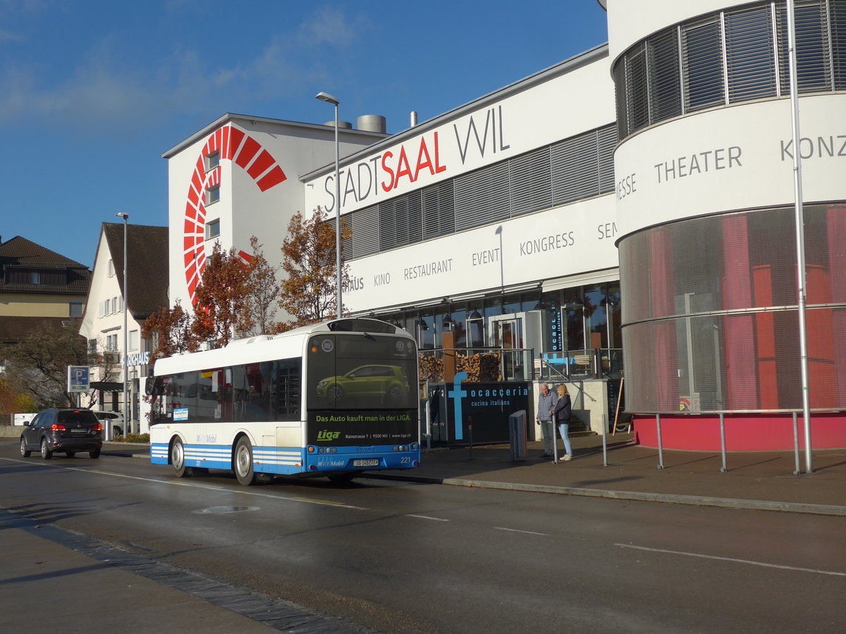 (199'540) - WilMobil, Wil - Nr. 221/SG 145'206 - Solaris am 24. November 2018 beim Bahnhof Wil