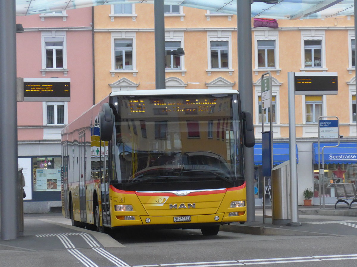 (199'801) - PostAuto Zrich - Nr. 330/ZH 780'693 - MAN am 8. Dezember 2018 beim Bahnhof Wdenswil