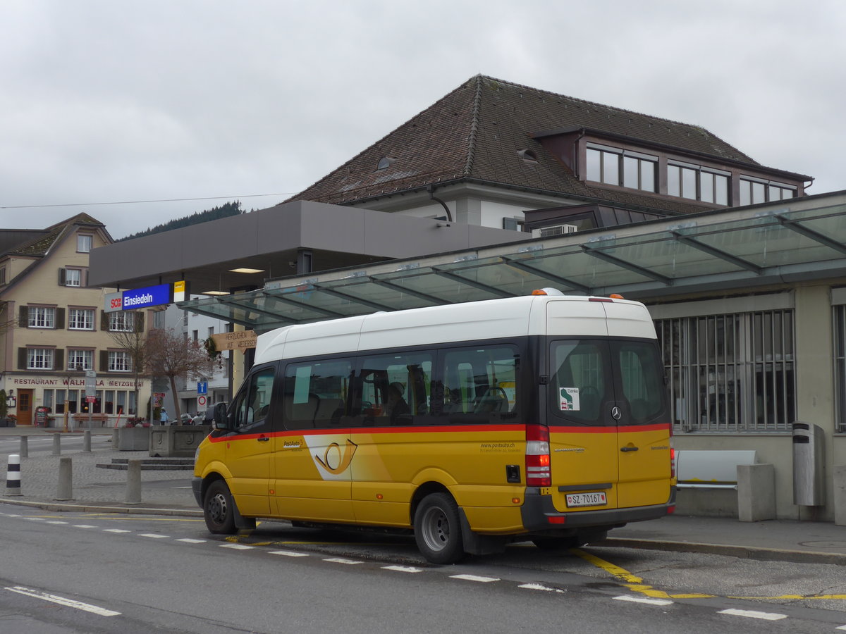 (199'809) - Lienert&Ehrler, Einsiedeln - SZ 70'167 - Mercedes am 8. Dezember 2018 beim Bahnhof Einsiedeln
