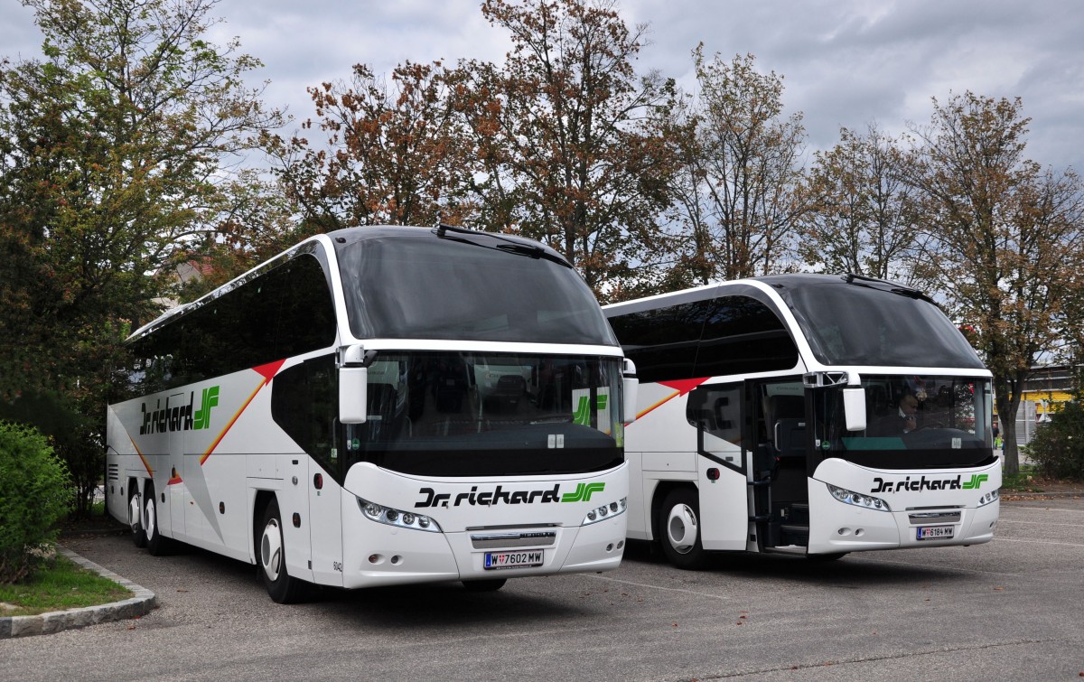 2 mal Neoplan Cityliner von Dr. Richard/Wien im August 2014 in Krems gsehen.