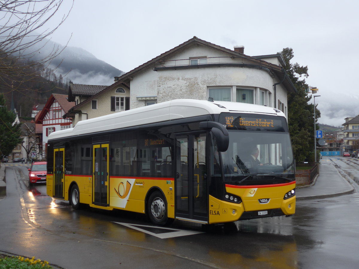 (200'122) - PostAuto Zentralschweiz - OW 22'255 - VDL am 24. Dezember 2018 beim Bahnhof Sarnen