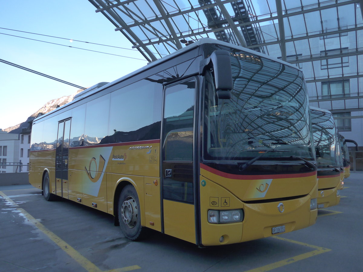 (200'254) - PostAuto Graubnden - GR 106'551 - Irisbus am 26. Dezember 2018 in Chur, Postautostation
