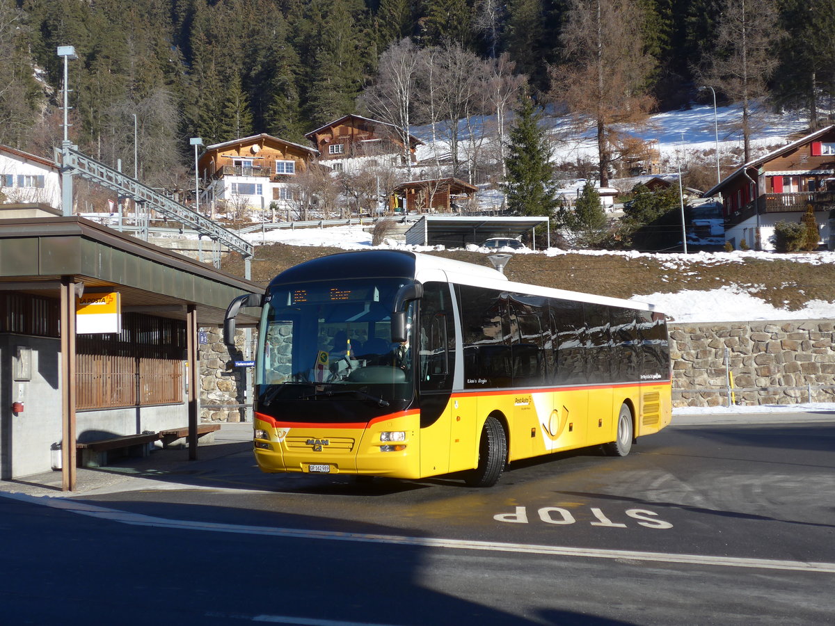 (200'291) - PostAuto Graubnden - GR 162'989 - MAN am 26. Dezember 2018 beim Bahnhof Tiefencastel