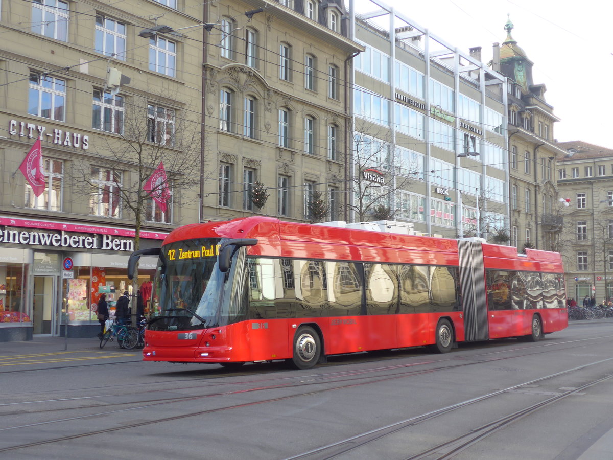 (200'429) - Bernmobil, Bern - Nr. 36 - Hess/Hess Gelenktrolleybus am 31. Dezember 2018 beim Bahnhof Bern