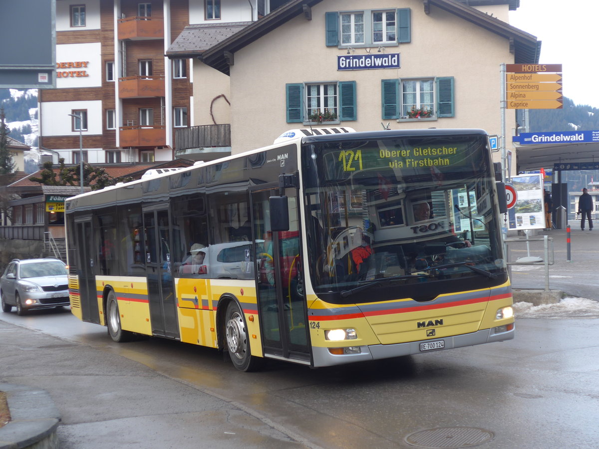 (200'473) - STI Thun - Nr. 124/BE 700'124 - MAN am 1. Januar 2019 beim Bahnhof Grindelwald (Einsatz AVG G.)