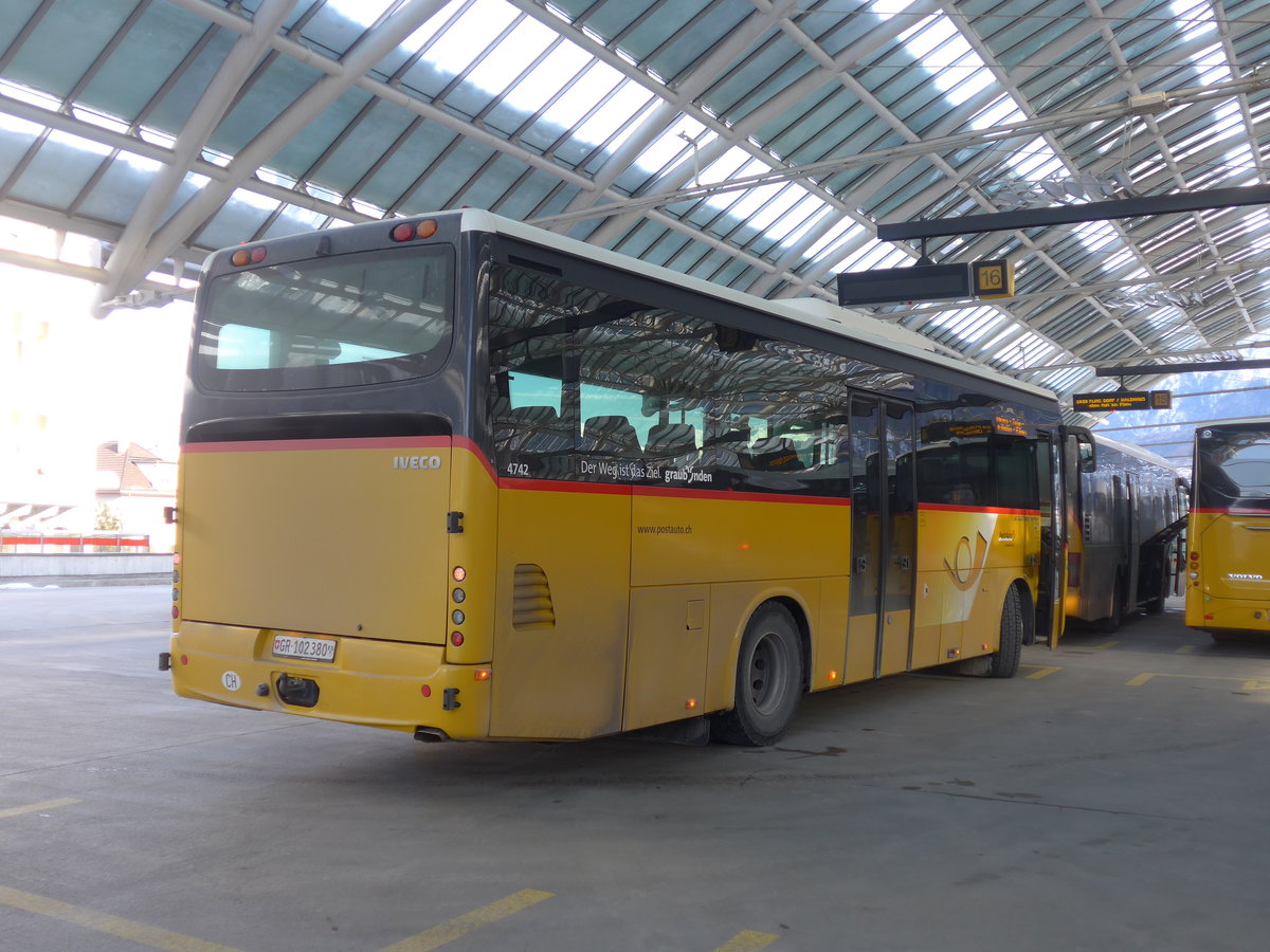 (201'253) - PostAuto Graubnden - GR 102'380 - Irisbus am 19. Januar 2019 in Chur, Postautostation