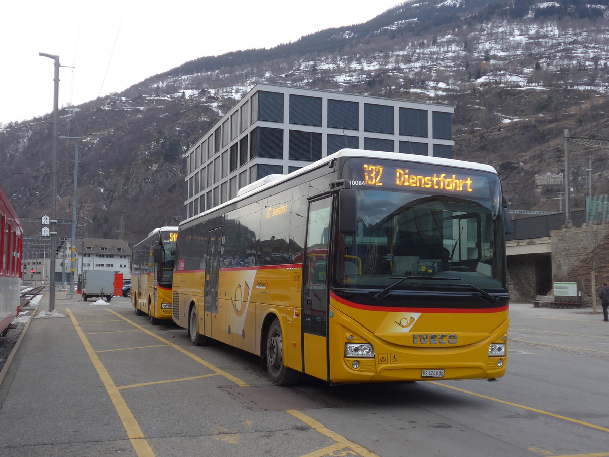(201'360) - PostAuto Wallis - VS 424'838 - Iveco am 27. Januar 2019 beim Bahnhof Brig